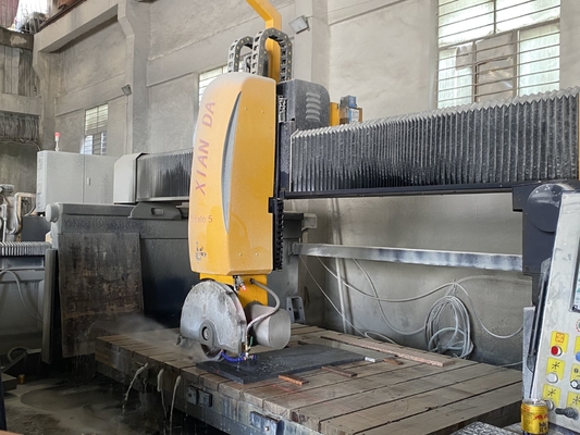 5100kg সেতু কাটার মেশিন স্বয়ংক্রিয় টেবিল আন্দোলন সঙ্গে 15m3/H জল খরচ