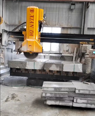 উচ্চ গতির চার কলাম মধ্যম ব্লক কাটার মেশিন 29/37kw মোট শক্তির সাথে যথার্থ কাটার জন্য