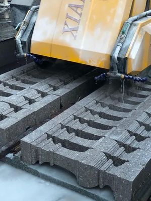 3 অক্ষের রৈখিক সিএনসি কাটিয়া মেশিন 220V পাওয়ার 15kw প্রধান মোটর এবং 21.5kw গ্রানাইট রেলিং জন্য মোট শক্তি সঙ্গে