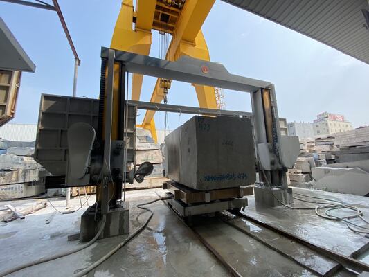 পিএলসি কন্ট্রোল ডায়মন্ড ওয়্যার সেগ মেশিন 3000 × 3000 × 1500 মিমি মার্বেল এবং গ্রানাইট ব্লক বিভাজন জন্য সিঙ্ক্রোনিক স্ক্রু ড্রাইভ সঙ্গে