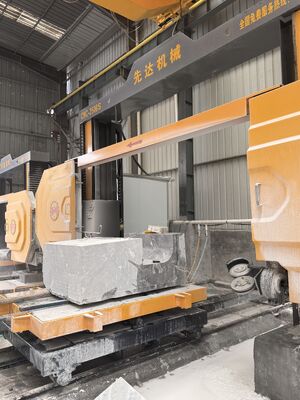 XIANDA CNC-2500SA উচ্চ-নির্ভুলতা CNC ডায়মন্ড ওয়্যার সেগ মেশিন 20 টন লোড ক্ষমতা এবং পাথর প্রোফাইলিং জন্য 360 ডিগ্রী Servo ঘূর্ণন টেবিল সঙ্গে