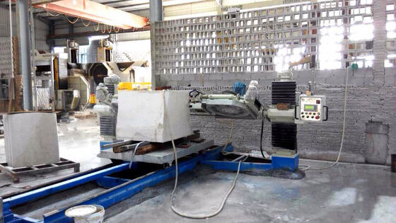 5 অক্ষের সিএনসি ডায়মন্ড ওয়্যার স্যাব মেশিন 11kw প্রধান মোটর সঙ্গে 2600 * 3000 * 1500 পাথর প্রক্রিয়াকরণের জন্য